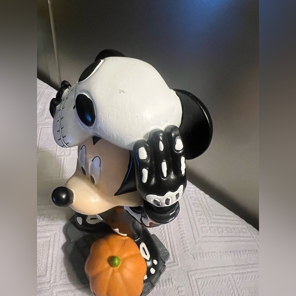 Skeleton Mickey Mouse - Picture 4 of 12